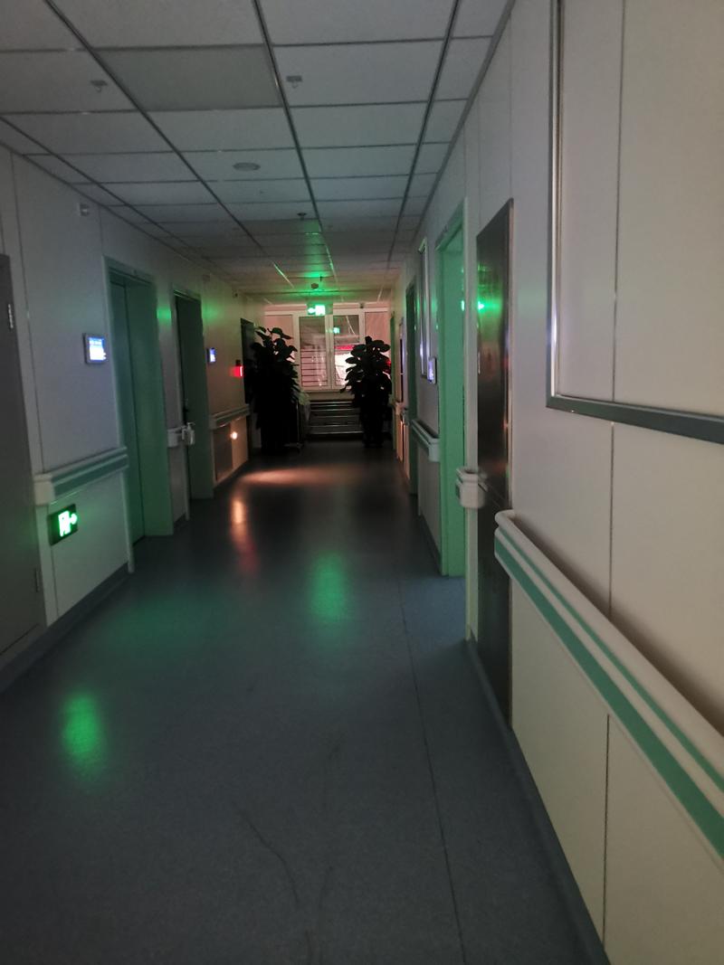 维智24小时医保取现回收：深夜里的救命稻草